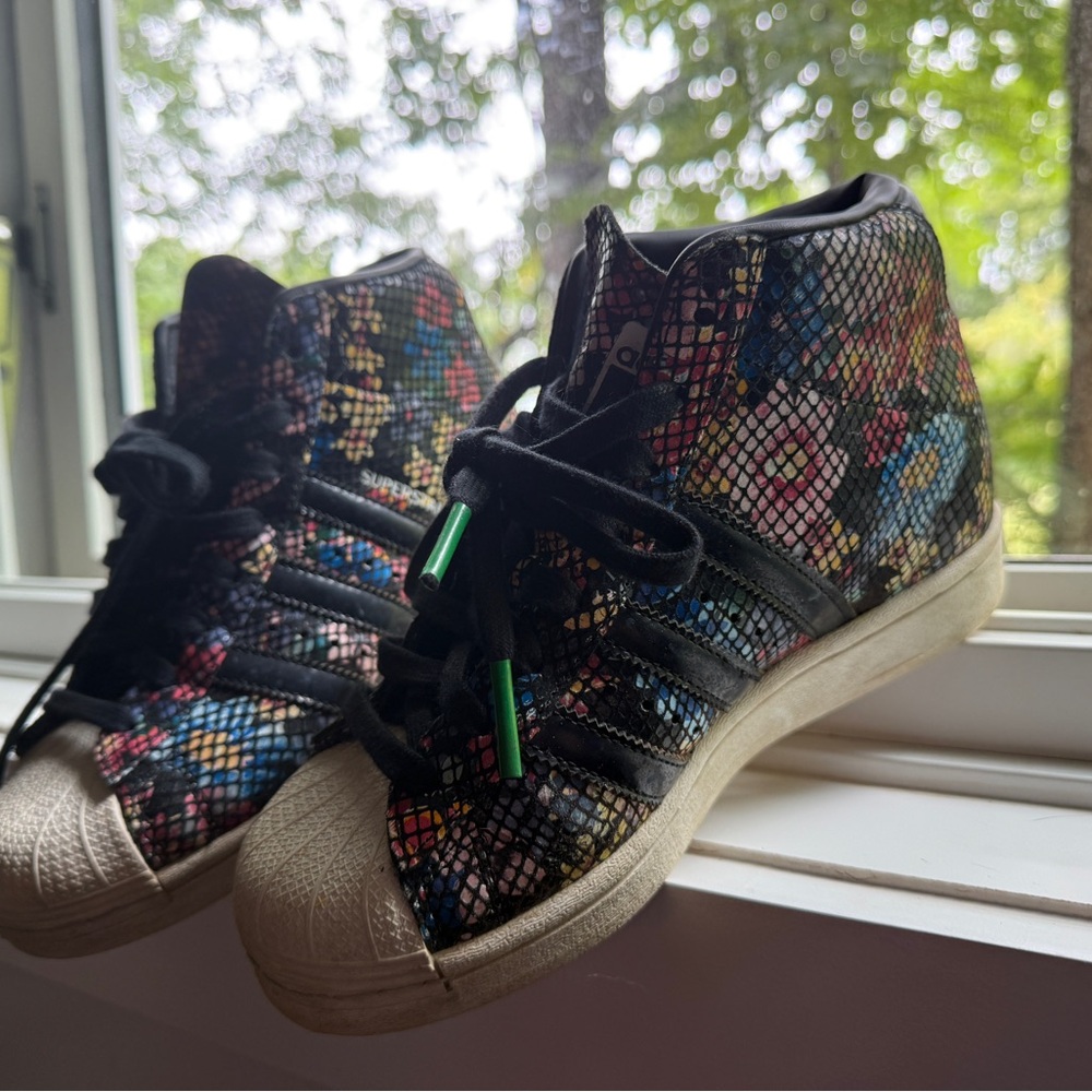Adidas floral sneakers superstars retired flowers embroidery look fw3699 ARR